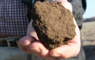 12-plant-soil-new-focus-on-soybeans-webcast-teaches-soilsampling-techniques